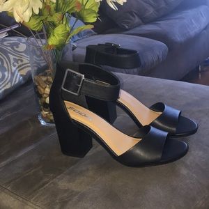 Black sandal heels
